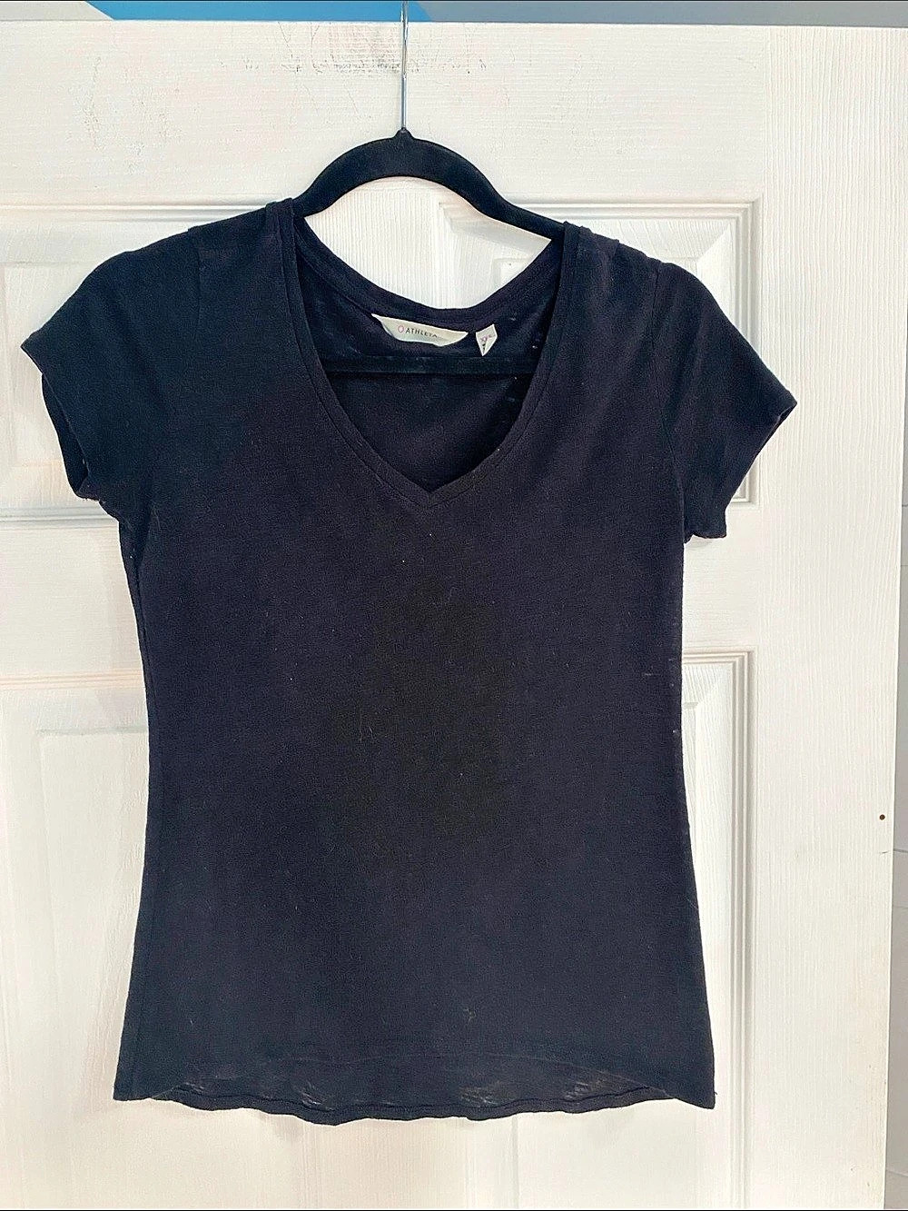 Athleta Essential Slub V-Neck Tee Black XXS good condition